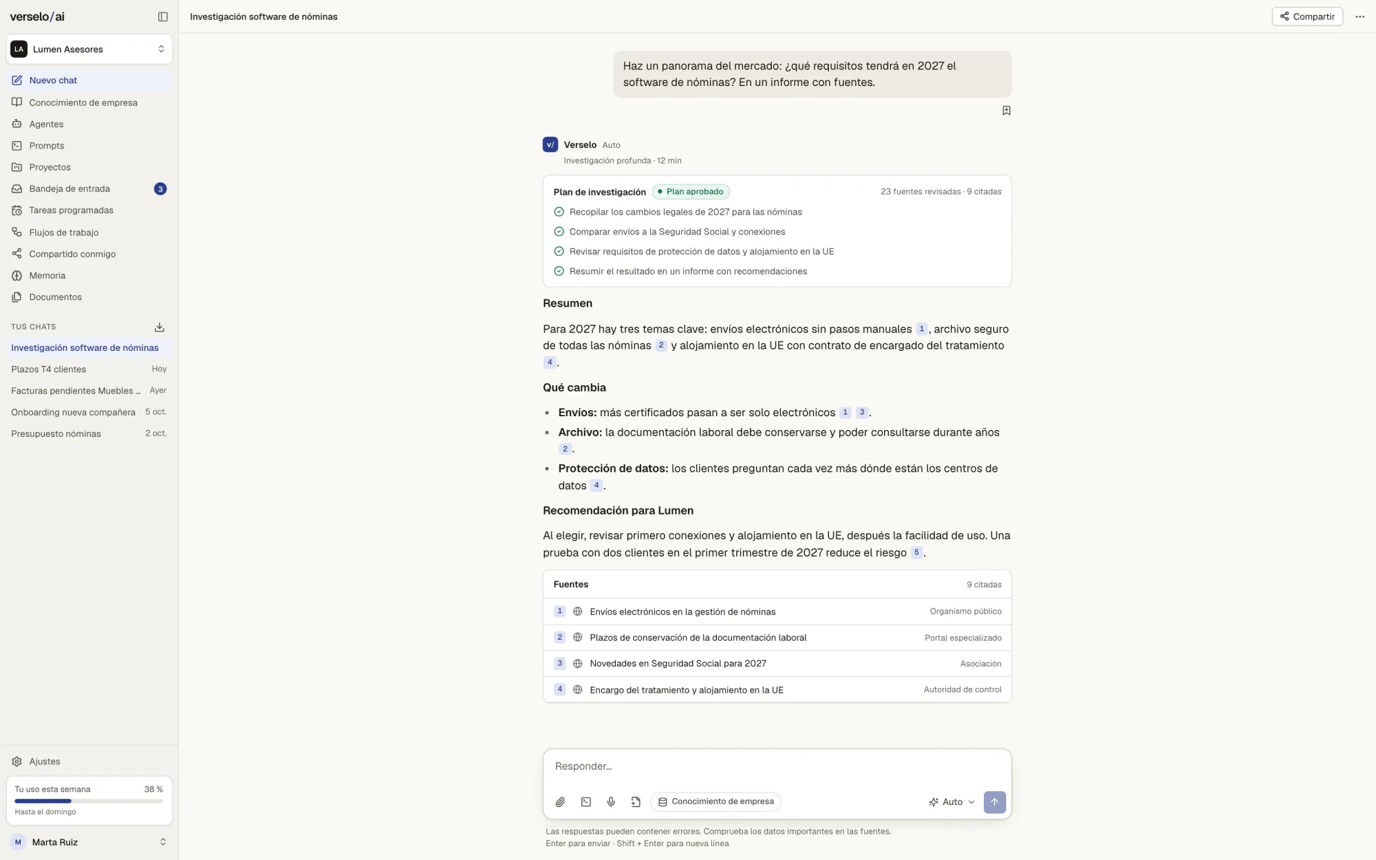 Informe de investigación sobre requisitos del software de nóminas: arriba el plan de investigación aprobado con cuatro pasos, debajo el resumen, los cambios y la recomendación con referencias numeradas, y la lista de fuentes citadas.